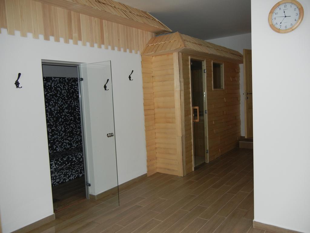 Guesthouse Macesen Spodnja Sorica Екстериор снимка