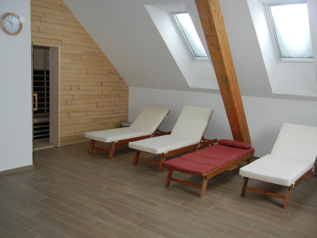 Guesthouse Macesen Spodnja Sorica Екстериор снимка