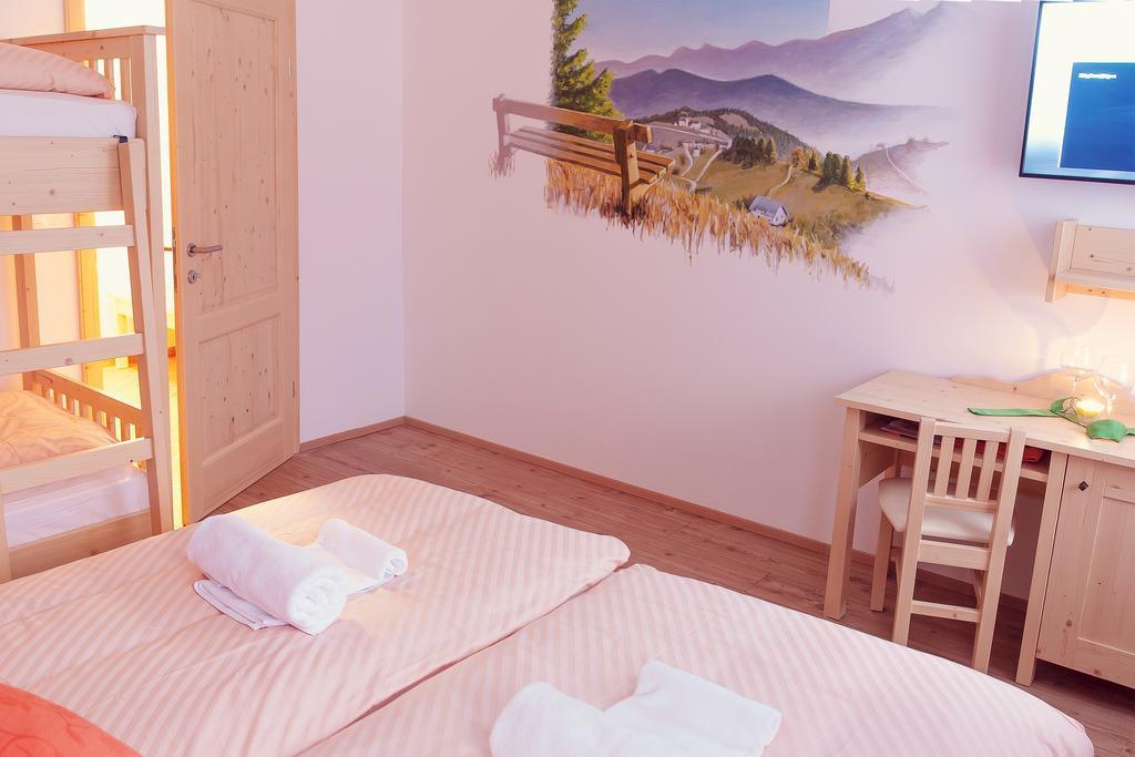 Guesthouse Macesen Spodnja Sorica Стая снимка