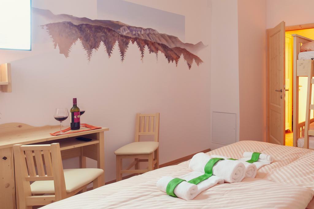 Guesthouse Macesen Spodnja Sorica Стая снимка