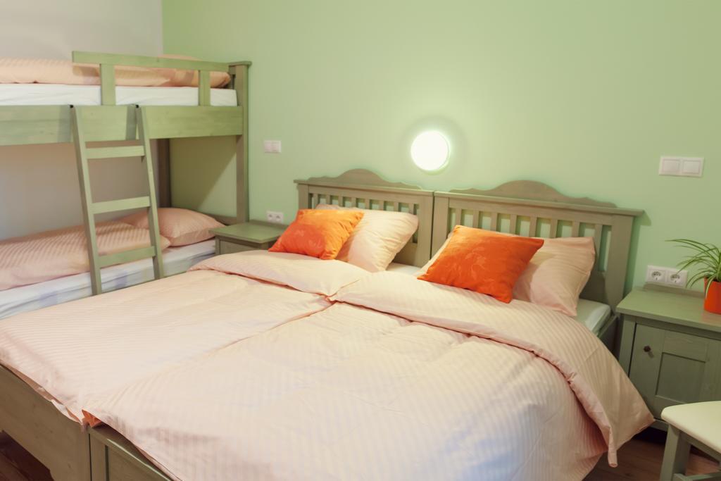 Guesthouse Macesen Spodnja Sorica Стая снимка