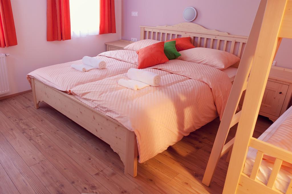 Guesthouse Macesen Spodnja Sorica Стая снимка