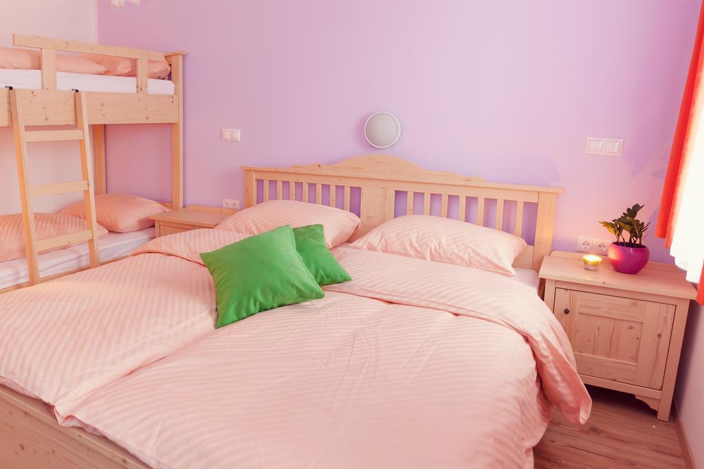 Guesthouse Macesen Spodnja Sorica Стая снимка