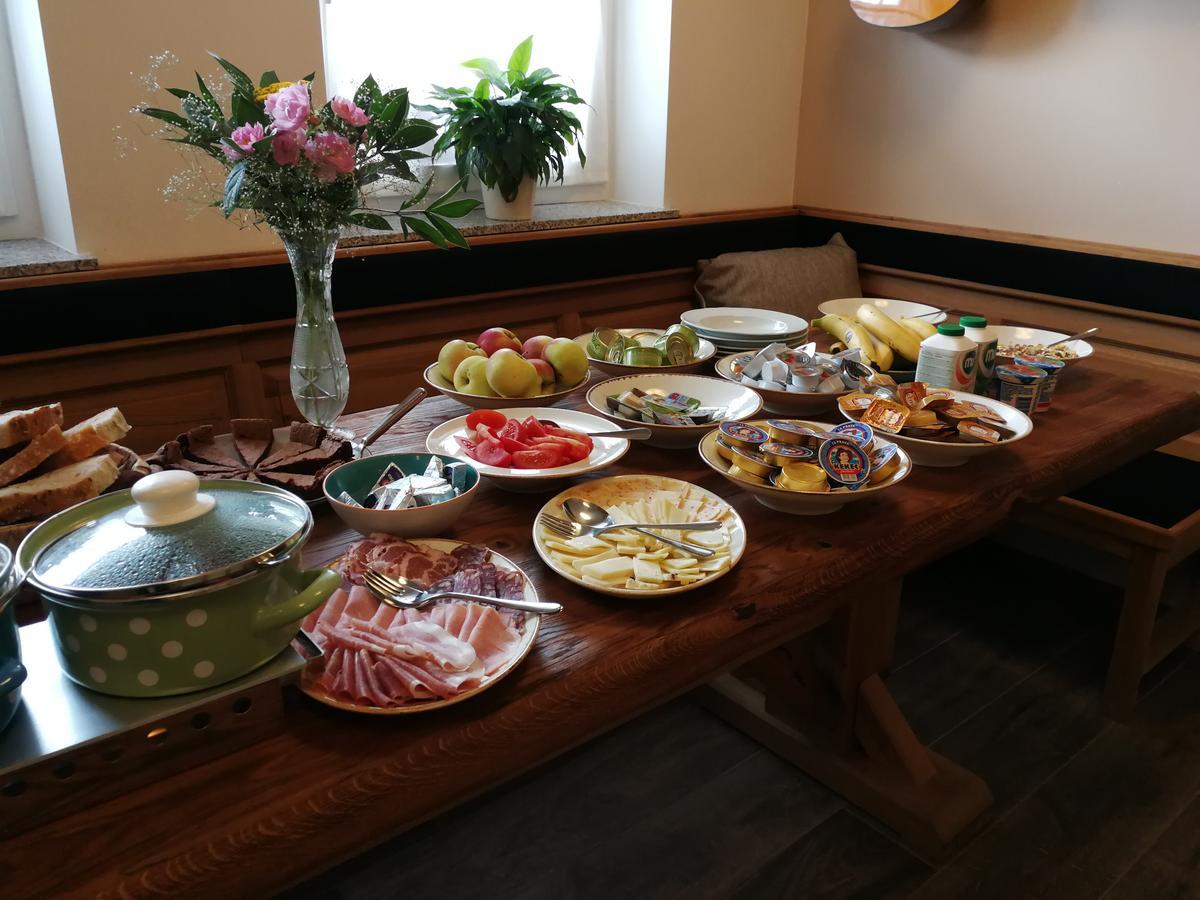 Guesthouse Macesen Spodnja Sorica Екстериор снимка
